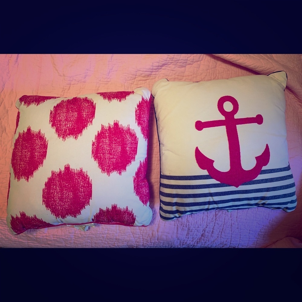 Threshold pillows